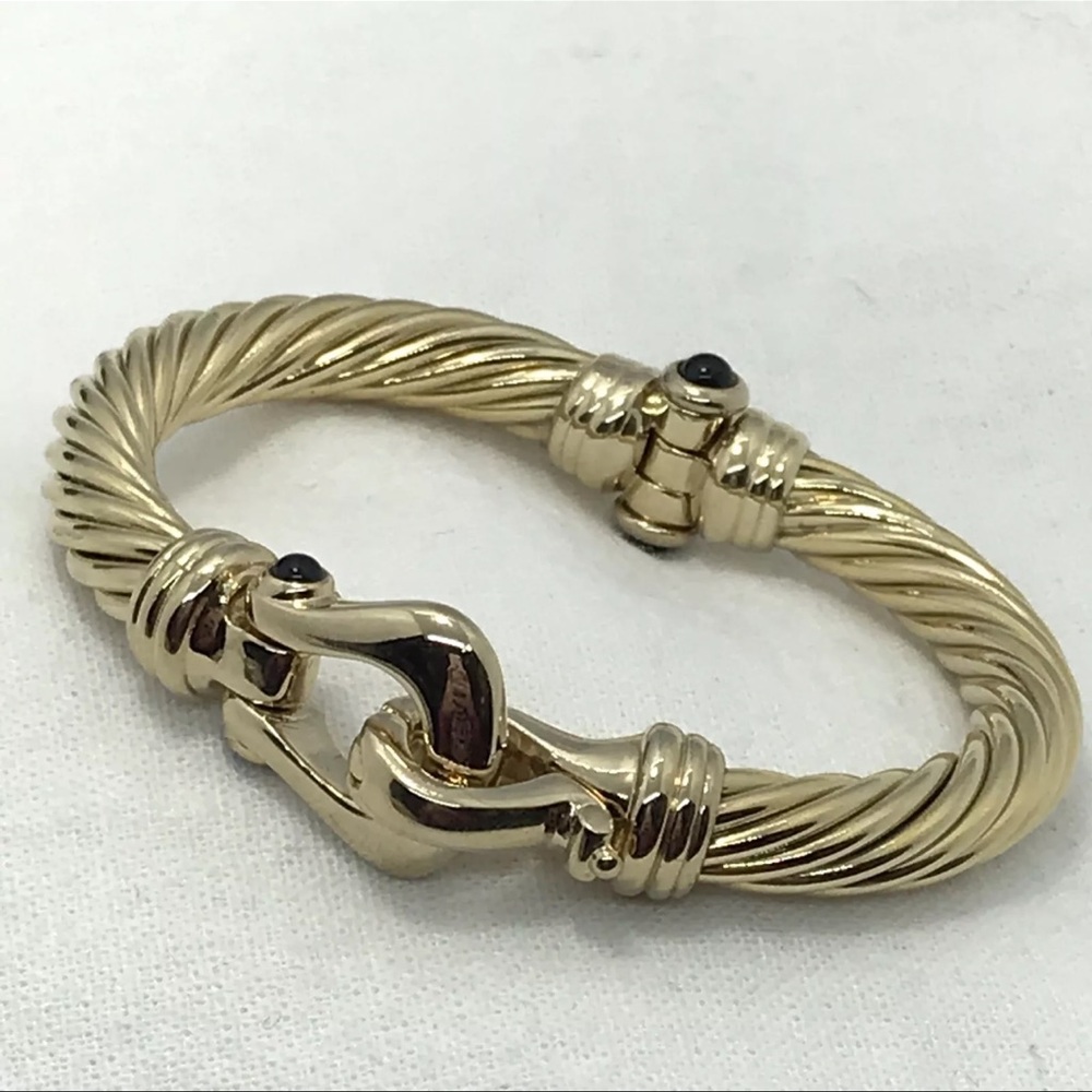 Cable fashion bracelet